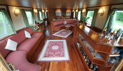 luxury boat 